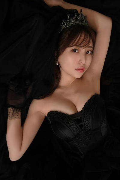 竹内星菜｜黒き王冠の眠り姫の画像2