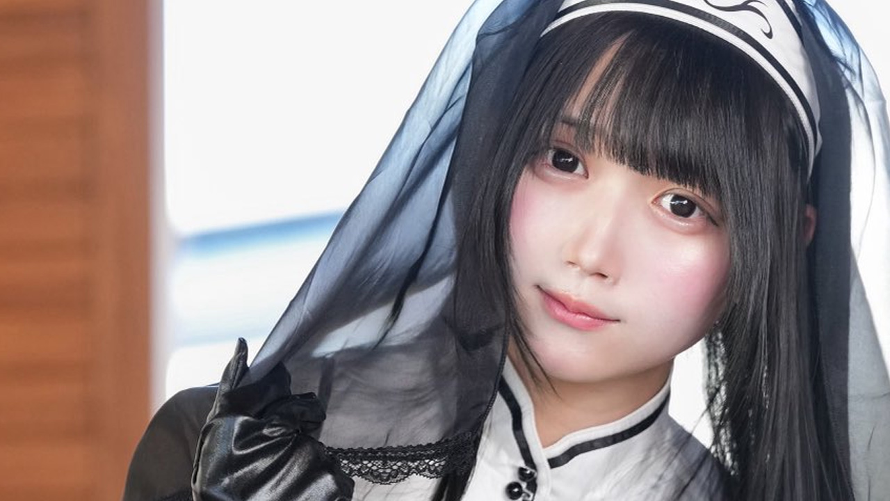 犬乃かりん|黒き祈りのヴェールに包まれての画像1