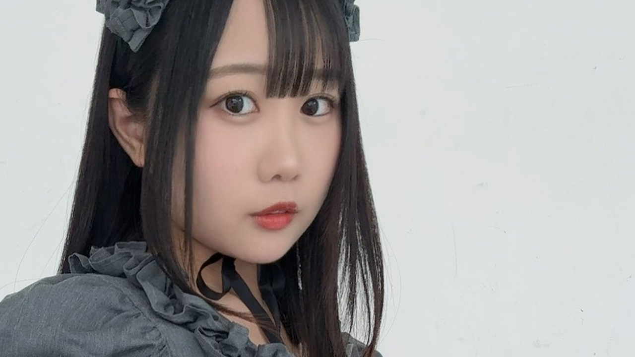 みゆゆ、黒ストちらりの画像1