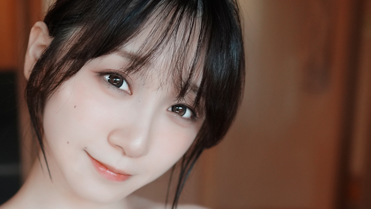 伊織もえ｜微笑みの奥にあるものの画像1