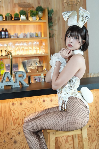 藤井マリー|午後の椅子、あみタイツの女の画像2