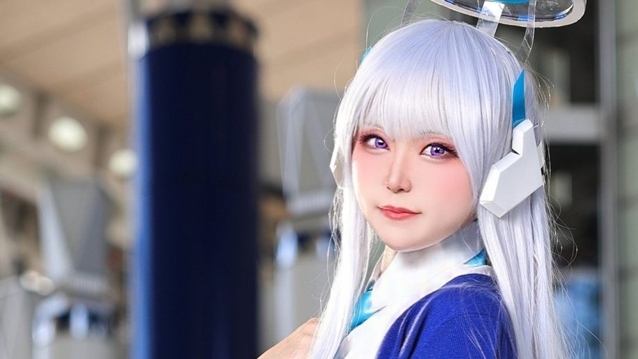 蒼空イヴ「光沢黒タイツの誘惑」