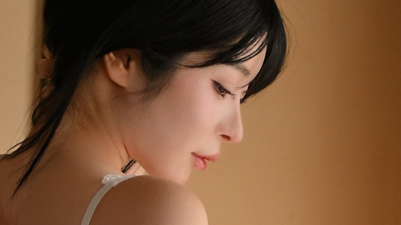 一詠|小部屋の午後、花柄の秘密の画像1