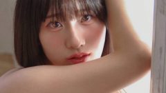 髙峰じゅり｜窓辺にもたれる