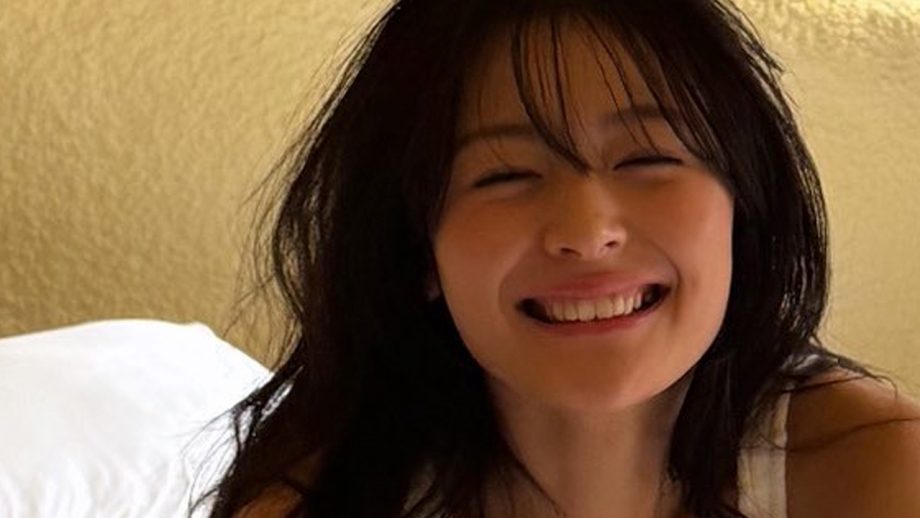 和内璃乃｜夜の縁で笑う美しい人