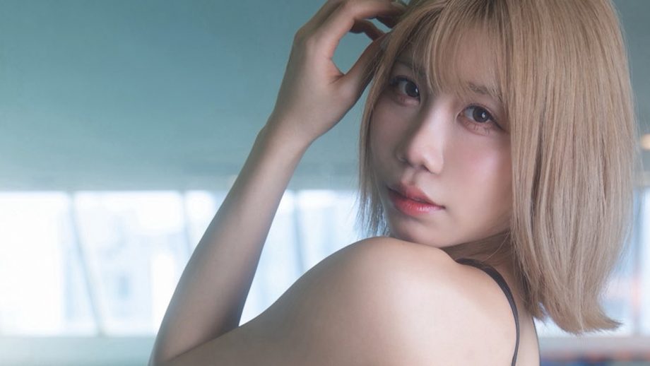 桜井はな｜プールサイドの静寂