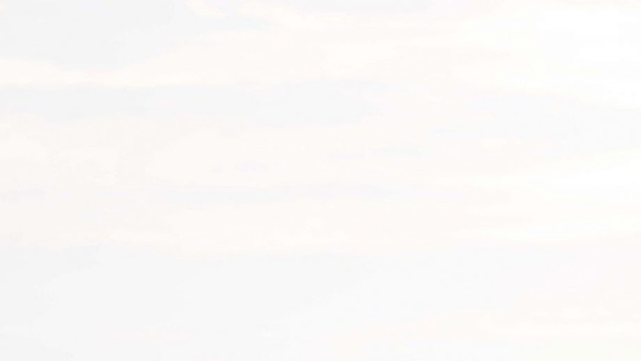 結城花乃羽｜海へ続く足跡