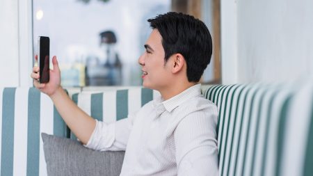 「初めてできた彼女には、自分以外にも何人も男がいた」――41歳バンドマンの不器用な恋愛　恋愛コンサルタント「45歳を超えてくると、結婚できる確率は壊滅的になる」