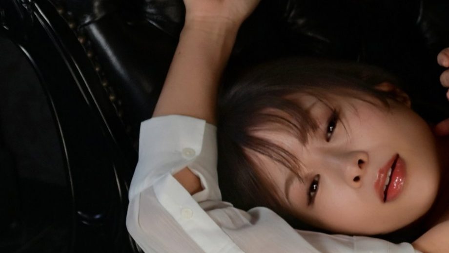 MAKI｜夜更けのソファ、低い声