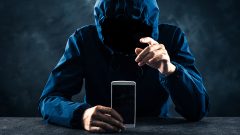 利用停止措置できても警察に通報できない──子どもたちが夢中の動画アプリに「違法薬物を見せびらかす」動画が蔓延中