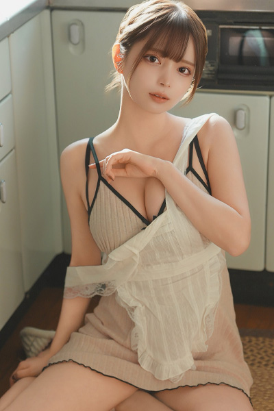 早瀬みる|白い午後、息をひそめての画像2