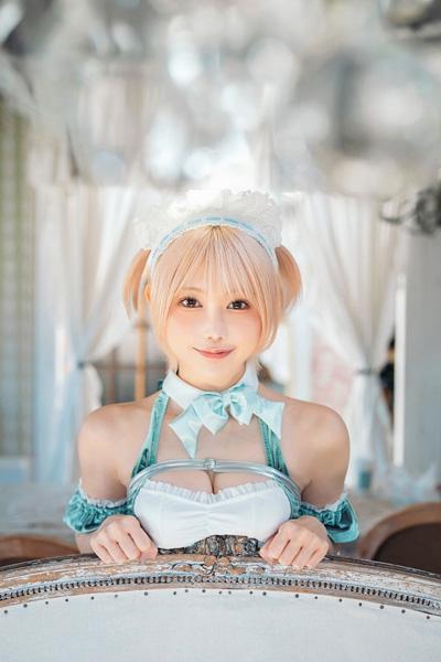 篠崎こころ｜微笑みの向こう側の画像2