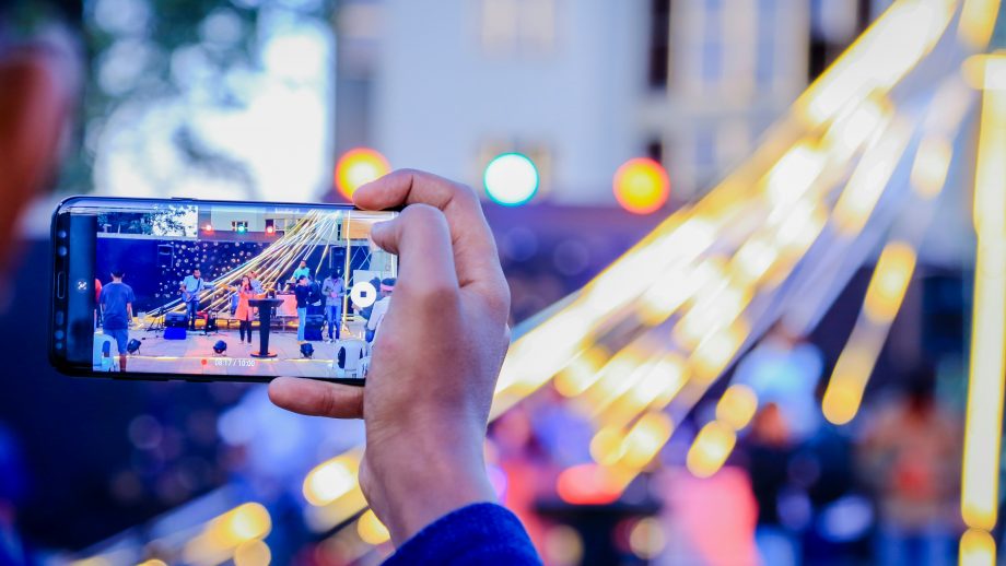 インターネットの心配なしで海外でもつながる方法