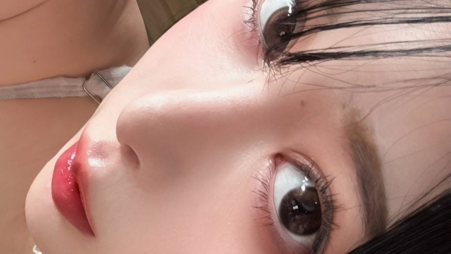 一詠｜白い午後、息をひそめて