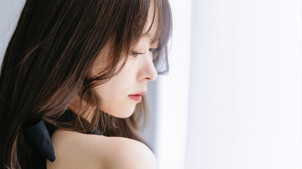 AR!NA｜白い余韻のカーテン越しにの画像1