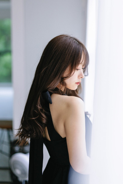 AR!NA｜白い余韻のカーテン越しにの画像2