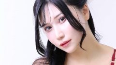 朝比奈りる｜紅のまどろみ