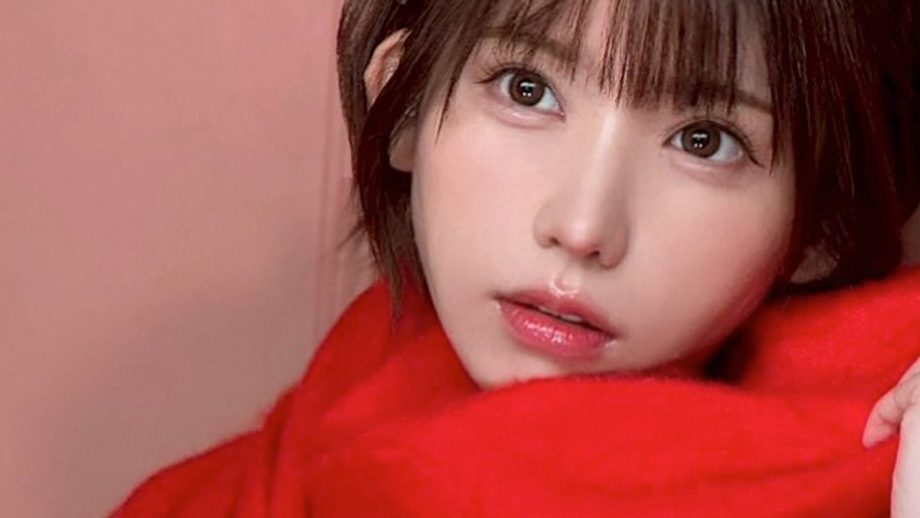 えなこ｜白い背中