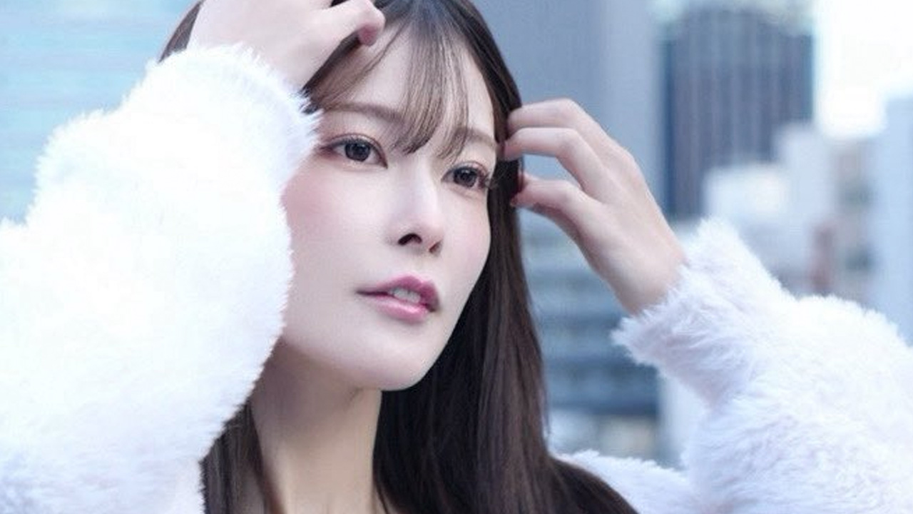 藤白ちらり｜薄明のバルコニーでの画像1