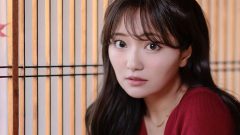 Aya｜書斎の午後、ほどける気配