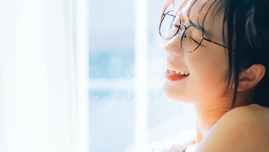 立川楓｜朝露をまとう眼鏡