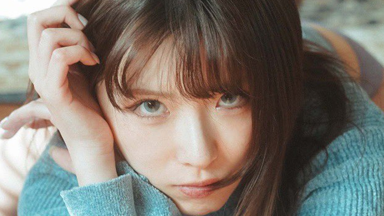 千景ミサ｜フローリングにムギュの画像1