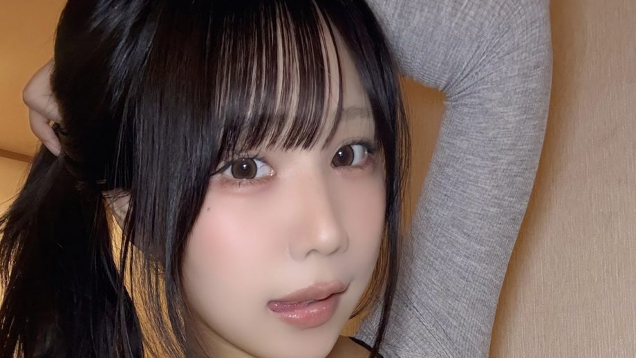 桃木兎羽｜はち切れるグレー