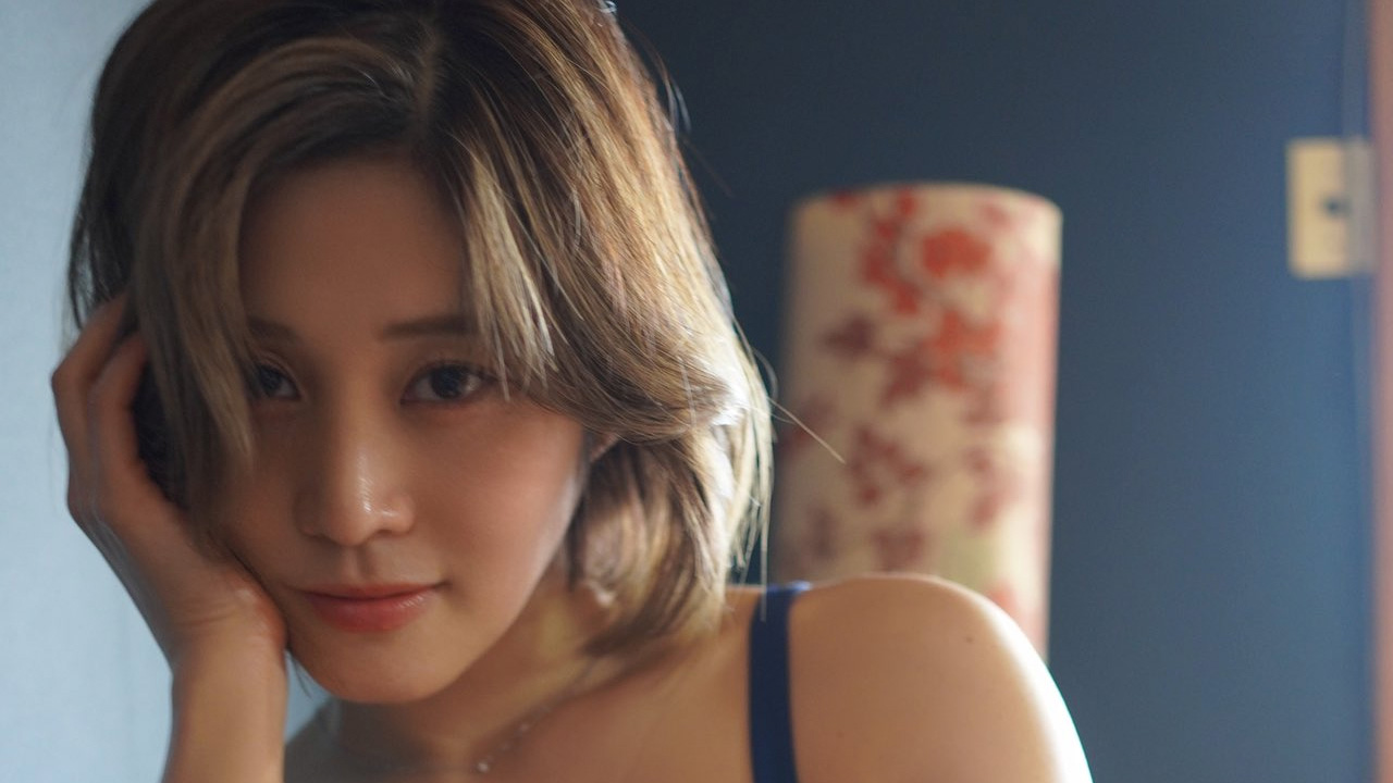 高橋凛｜藍の谷間の画像1