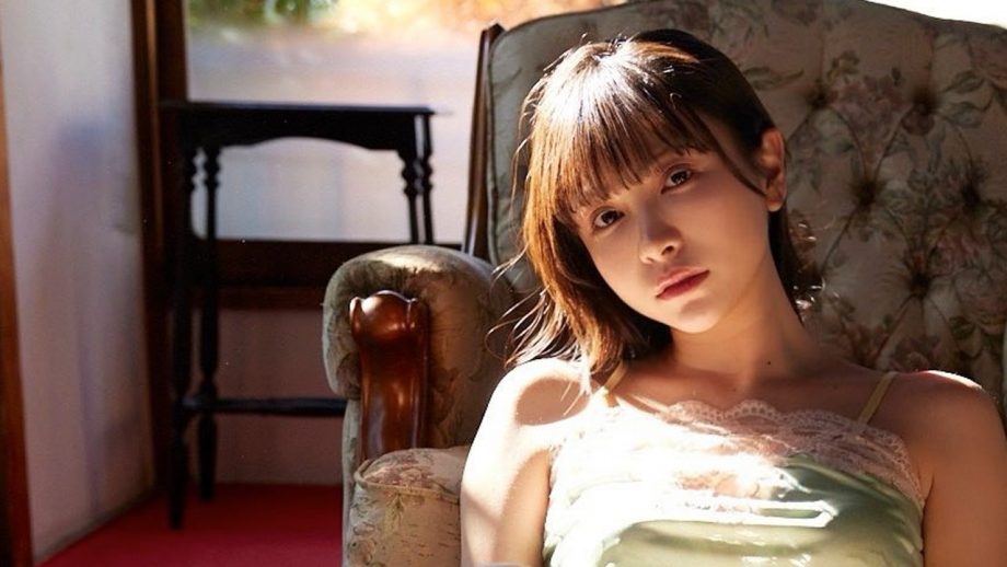 鈴木聖｜椅子女