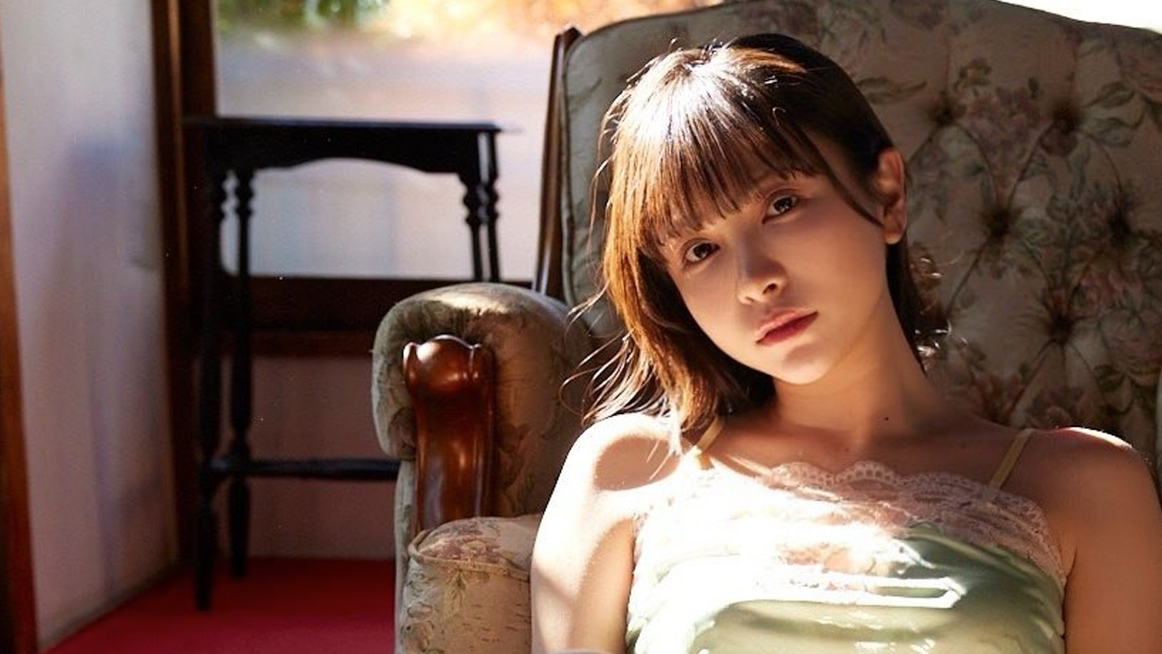 鈴木聖|椅子女の画像1