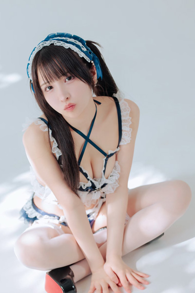 五木ゆうり｜あぐらメイドの美谷間の画像2