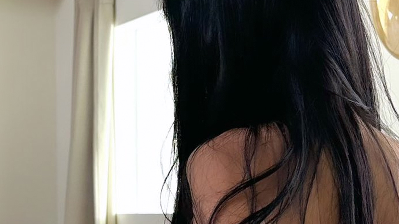 RINA TOEDA｜静かな部屋の画像1