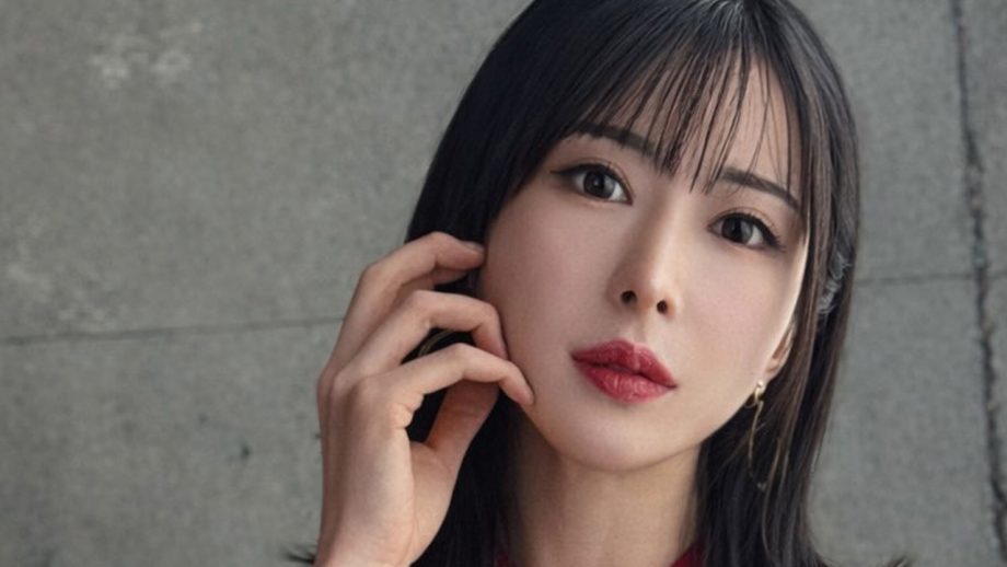 辻井ほのか｜赤いドレスの夜