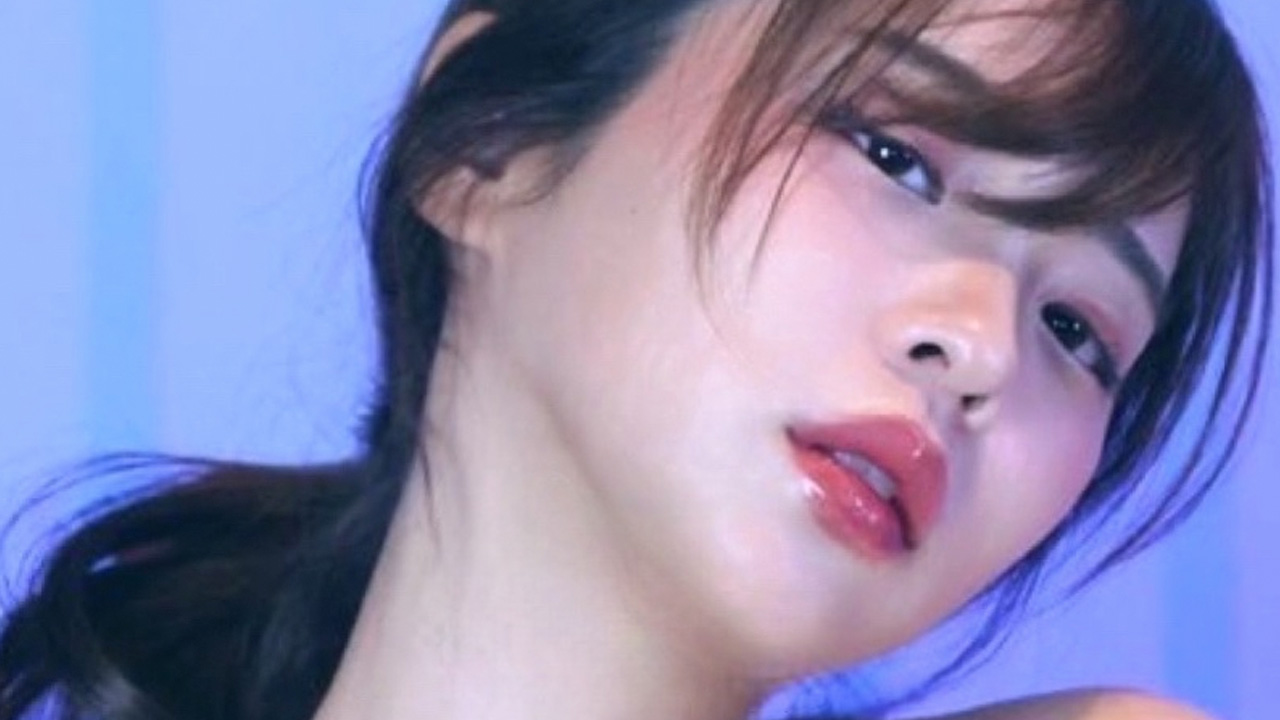 柚月美美｜赤い光の夜の画像1