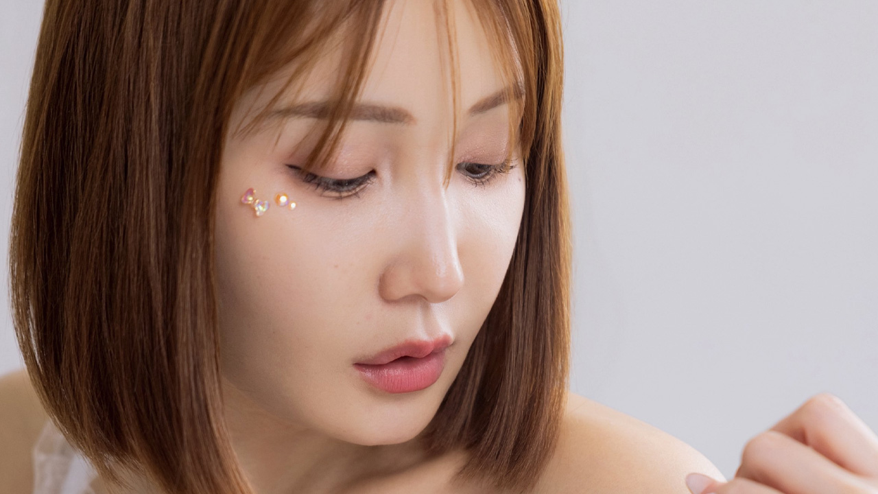 小島みゆ|白いレースの秘密の画像1