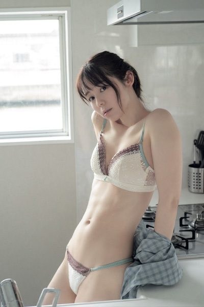 小池里奈|キッチンde美ボディの画像2