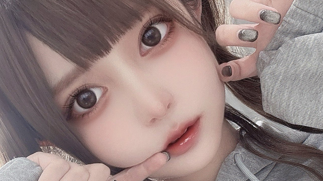 早瀬みる｜触れられない距離の画像1