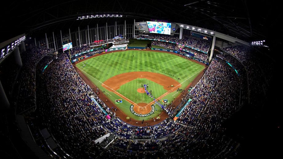 WBC敗退の衝撃から松本洋平文科相W不倫まで――元木昌彦が読む“崩れる神話”