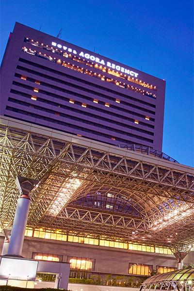 「ホテルで非日常体験」———壮麗なシャンデリアが輝く会場が火将ロシエル・天羽希純らの舞台になる。大阪・堺で勃発する、前代未聞のコスプレ特別イベントの全貌の画像2