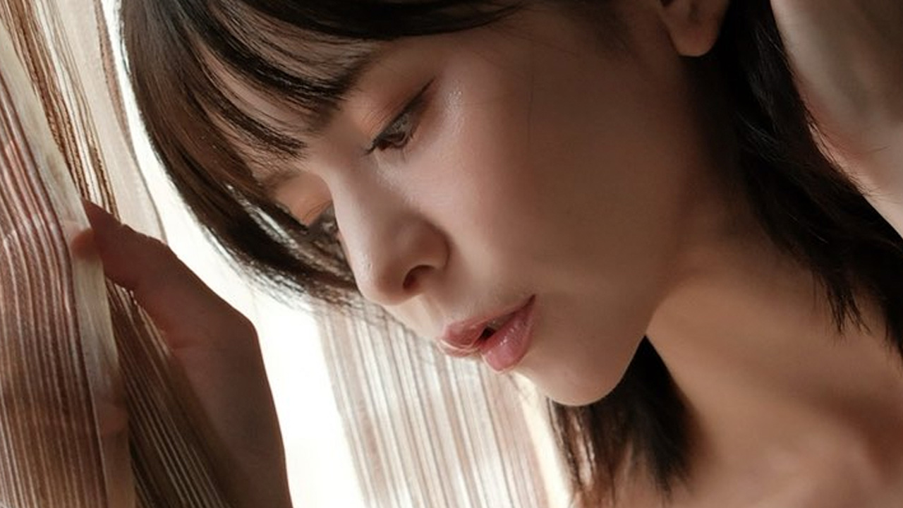 紅羽祐美|カーテン越しの吐息の画像1