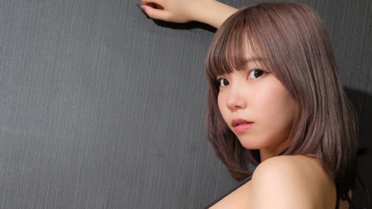 阿久津こてつ｜黒の壁に溶ける気配の画像1