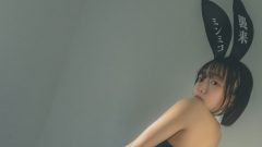 ミンミコ｜黒に溶ける仕草