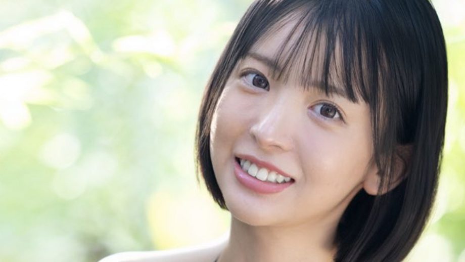 博多彩葉｜緑に溶ける笑顔