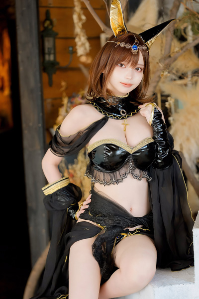 早瀬みる｜黒と金の幻想の画像2