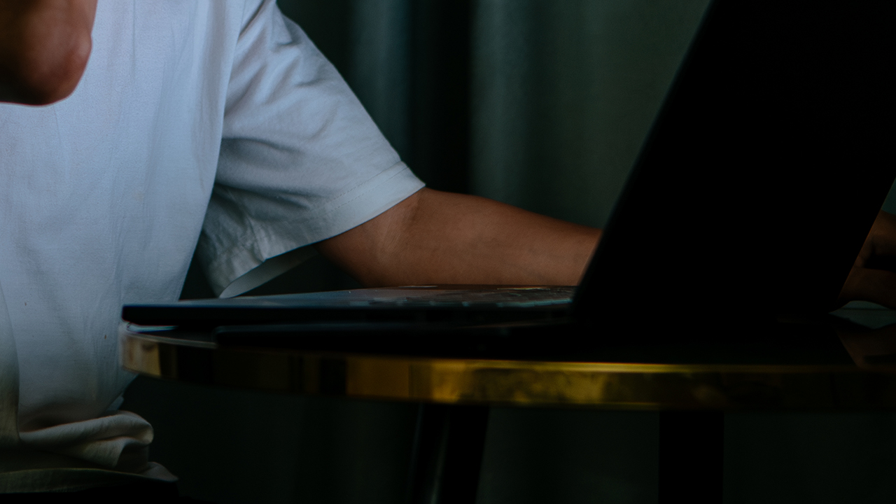 「首が回らなくなったら自己破産すればいい」――デリヘルを呼びすぎてリボ払い地獄に堕ちた男性の後悔