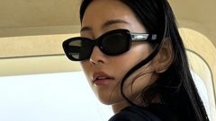 RINA TOEDA｜背中越しの誘い