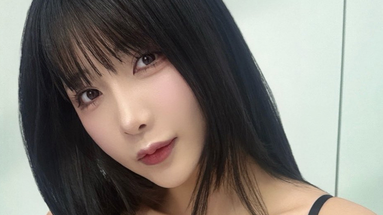 yunocy｜黒いレースの静かな支配の画像1