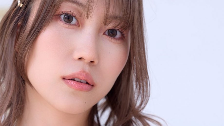 伊織いお｜静寂に溶ける視線