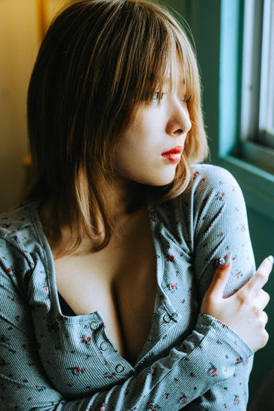 千景ミサ｜窓辺の体温の画像2