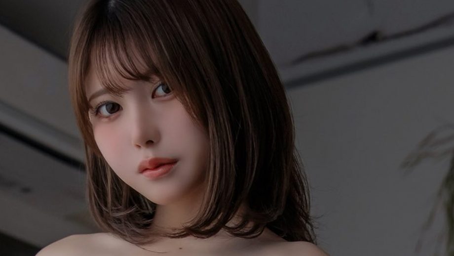 柑橘もこ｜青いニットの妖精は、部屋に迷い込む